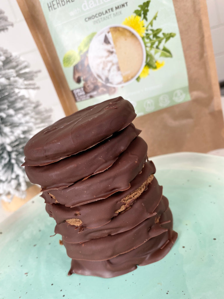 Chocolate "Coffee" Thin Mint Cookies using Nummy Creations Coffee Alternative in chocolate mint flavour. Vegan, low caffeine version.